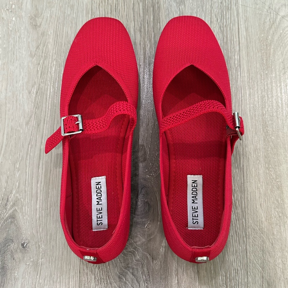 NWOT Steve Madden Woman Red Mary Jane Flats Size 9
